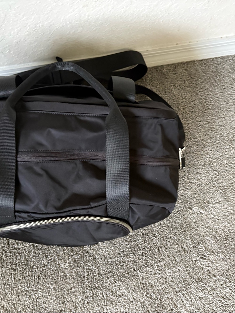 Lululemon duffle bag - Picture 8 of 10